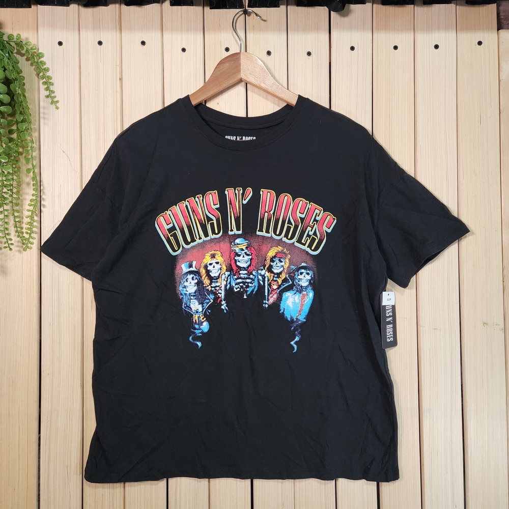 Guns N' Roses Graphic T-Shirt Black Size S. Rock Band